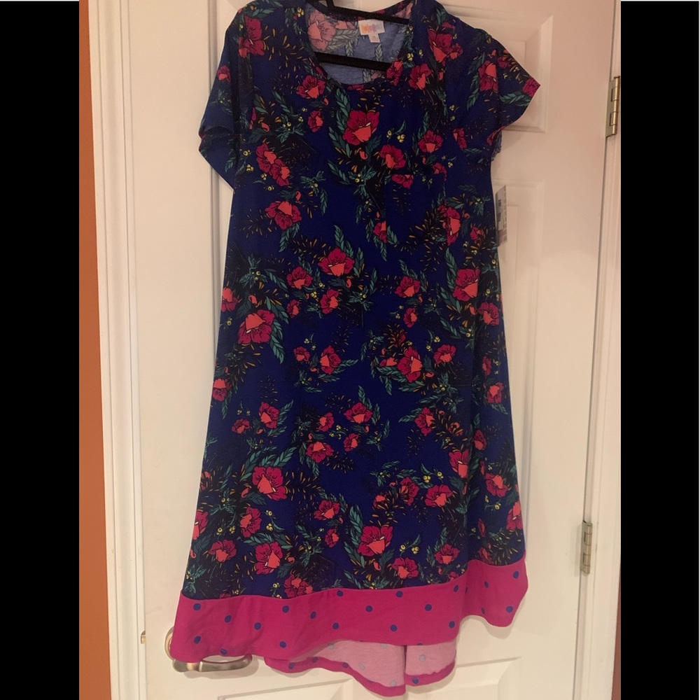 NWT Lularoe Carly size medium dipped floral polka dots ~SUPER CUTE!!-~